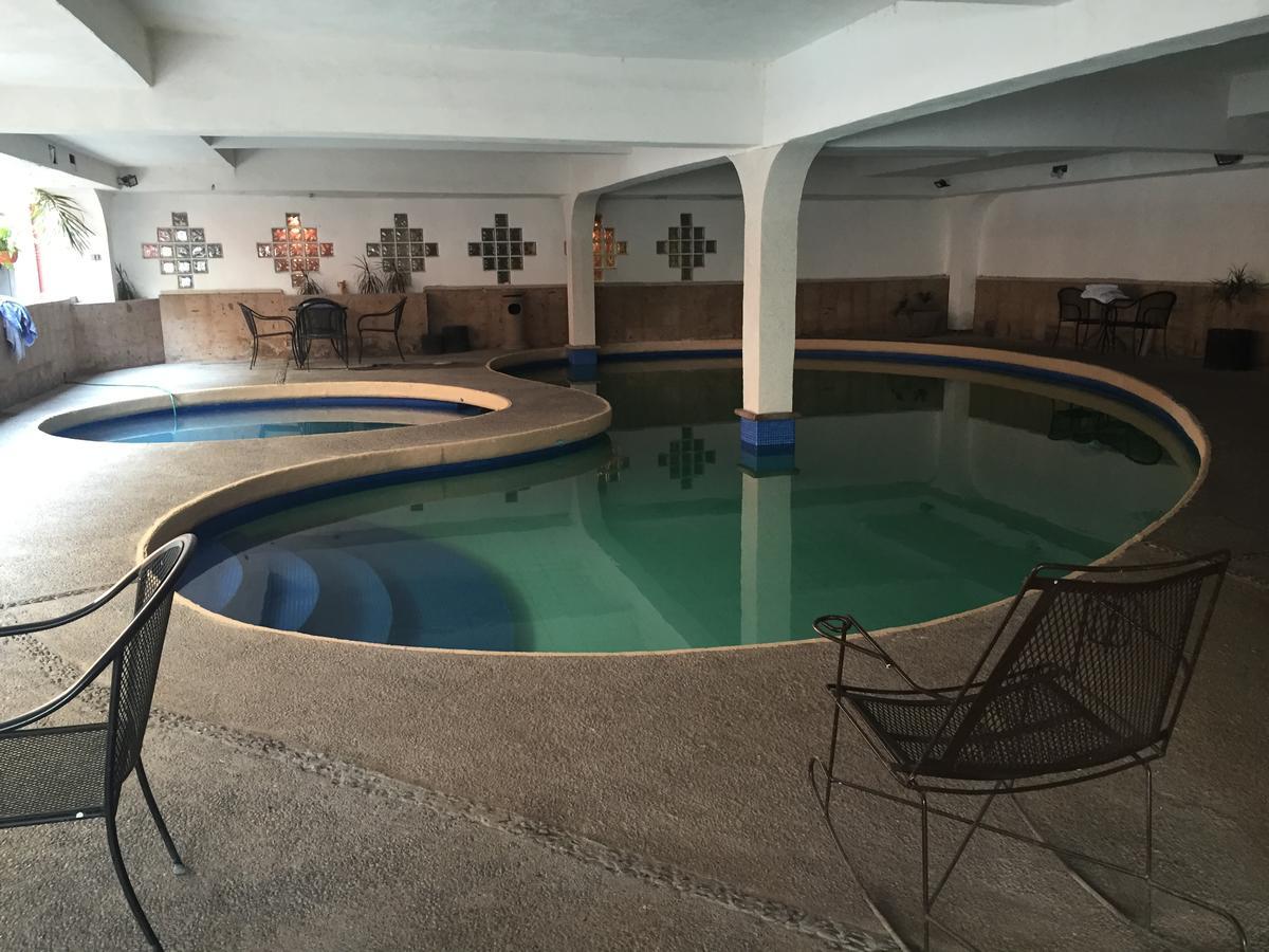 Los Nogales Inn Camargo エクステリア 写真