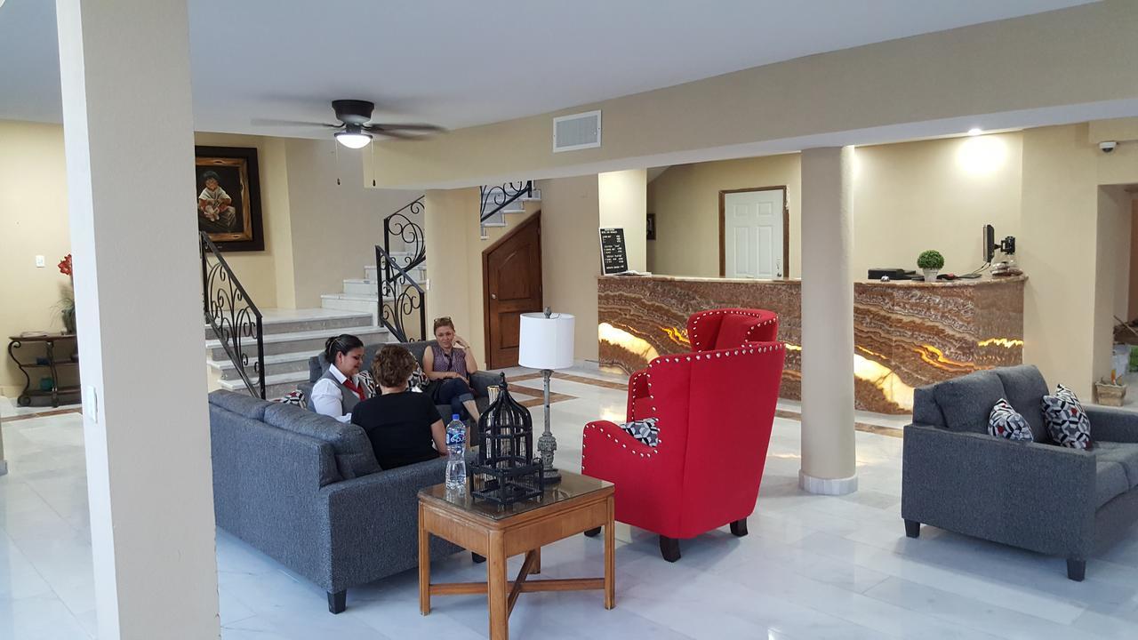 Los Nogales Inn Camargo エクステリア 写真
