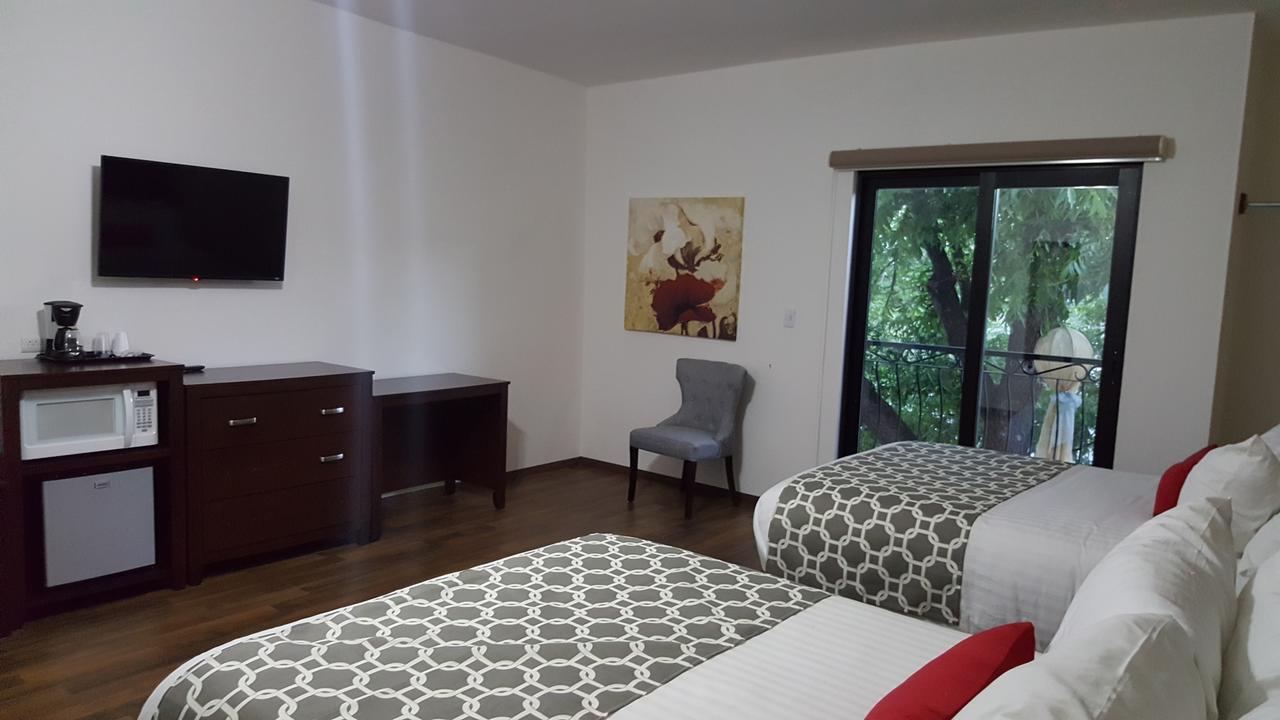 Los Nogales Inn Camargo エクステリア 写真